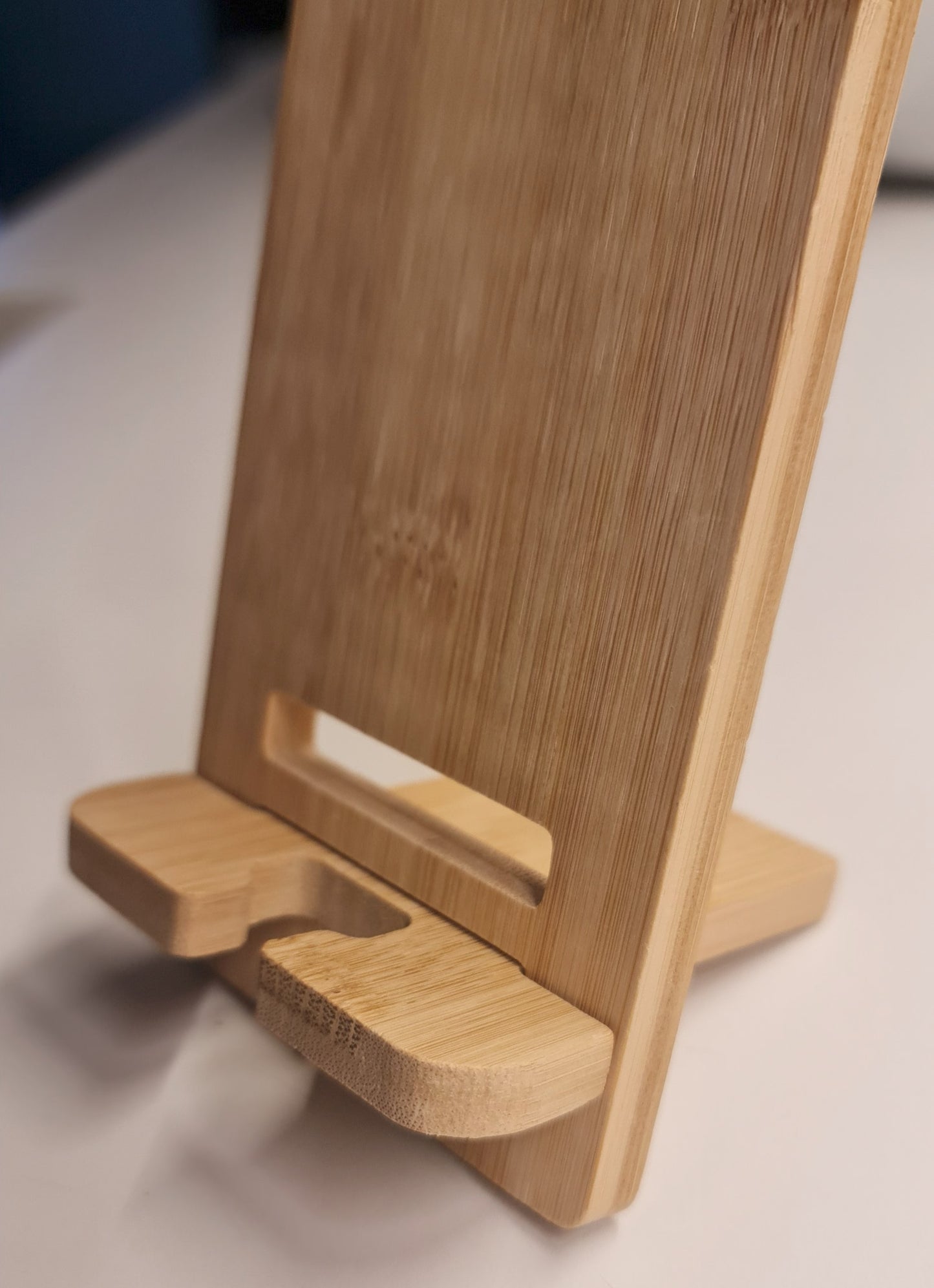Support Smartphone WOOW™ en Bois – Élégant, Compact ou Ultra Stable
